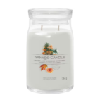 Scopri Yankee Candle Woodland Weekend Memories: una fragranza dolce e speziata con note di ambra, frutti autunnali e cocco. Atmosfera unica e naturale.