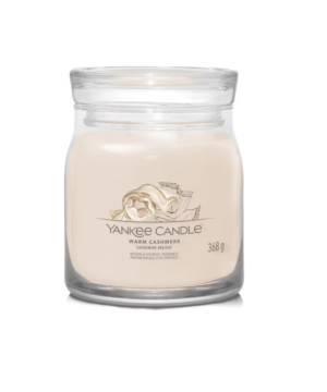 La giara media Yankee Candle Warm Cashmere pesa 368 g e offre fino a 75 ore di pura eleganza